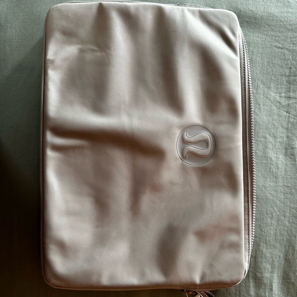 Lululemon laptop case 15”